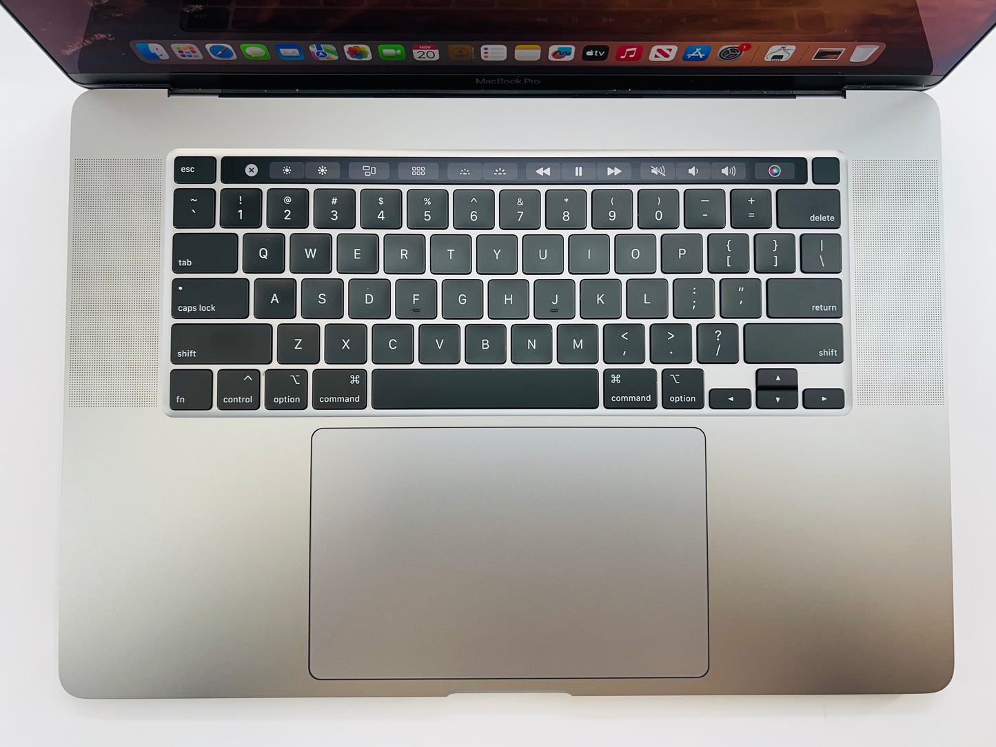 Apple 2019 MacBook Pro 16 in 2.3GHz i9 32GB RAM 1TB SSD RP5500M 4GB - Very Good