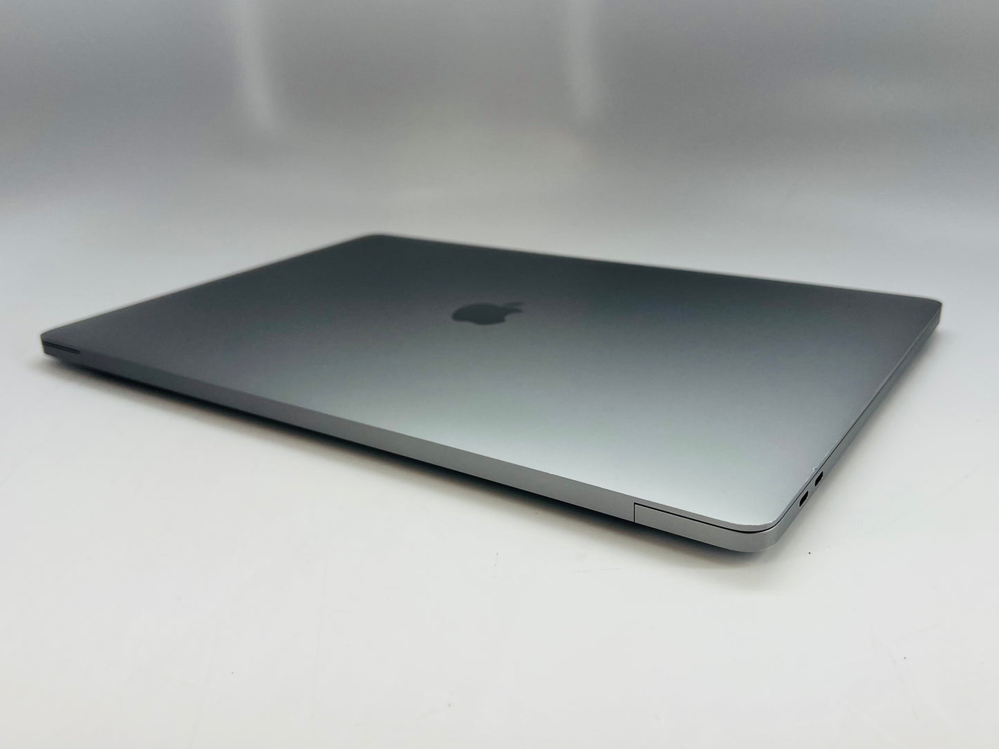 Apple 2019 MacBook Pro 16 in 2.3GHz i9 32GB RAM 1TB SSD RP5500M 4GB - Very Good