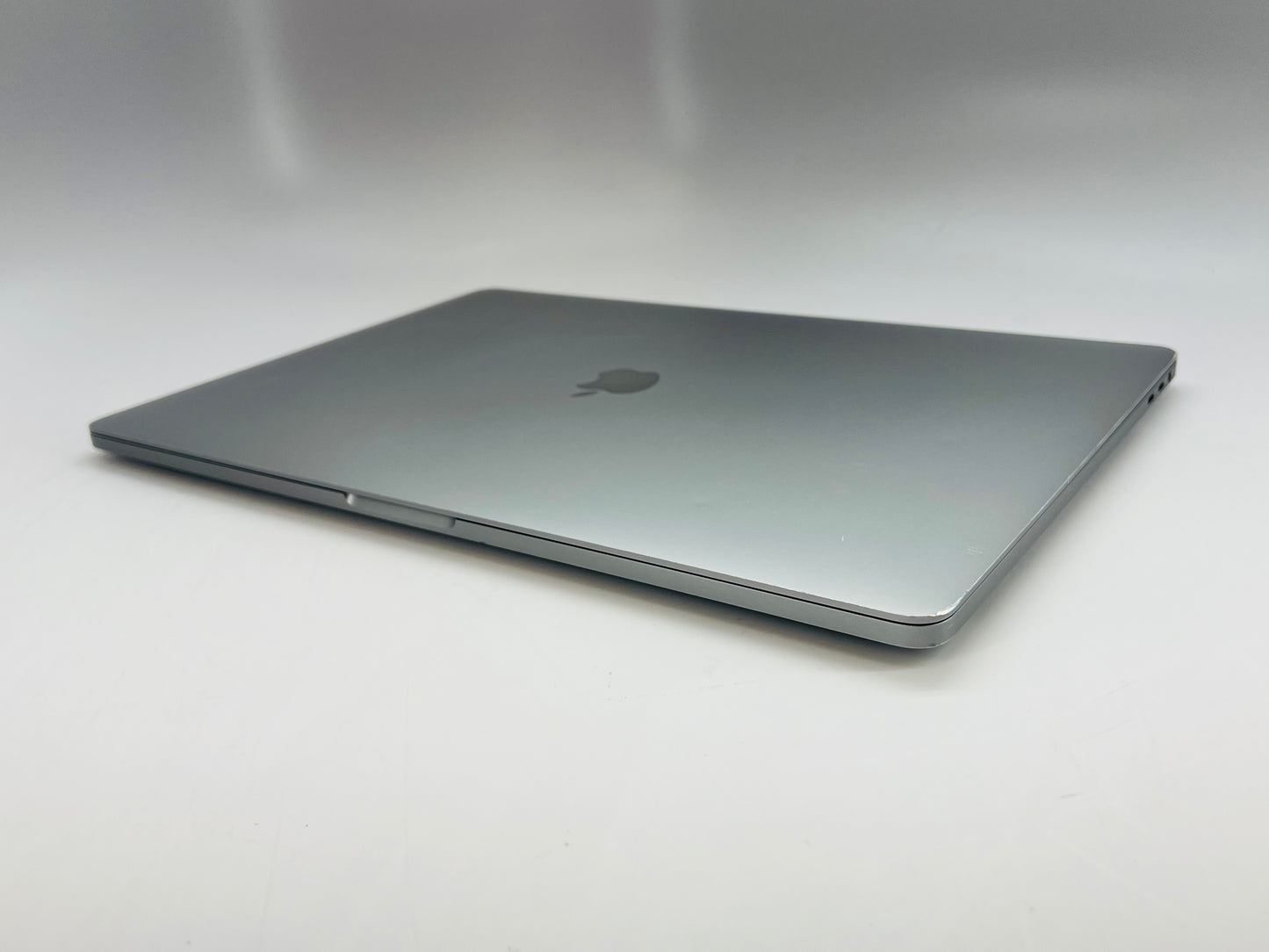 Apple 2019 MacBook Pro 16 in 2.3GHz i9 32GB RAM 1TB SSD RP5500M 8GB - Very Good