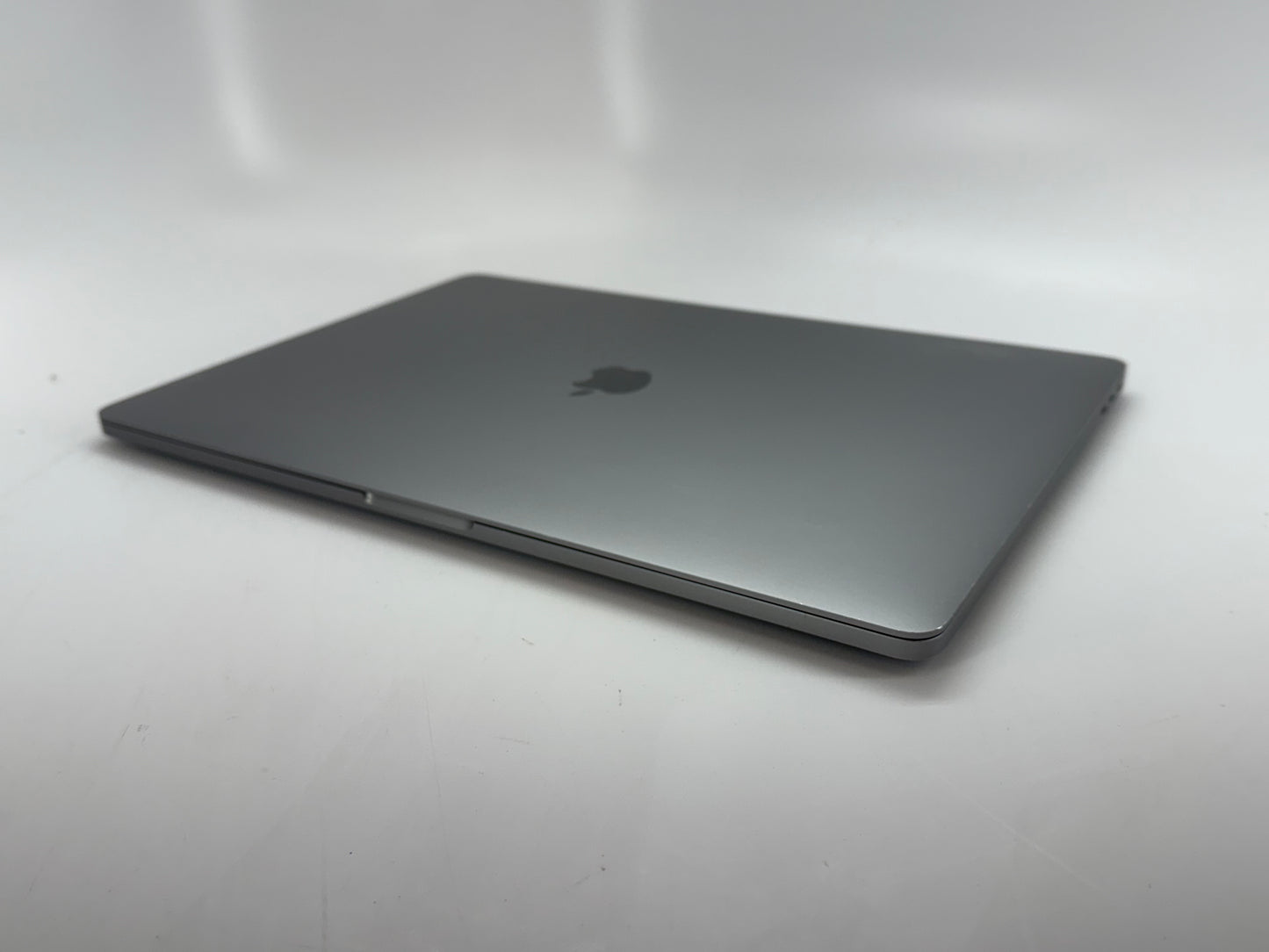 Apple 2019 MacBook Pro 16" 2.4GHz i9 32GB RAM 2TB SSD RP5600M 8GB - Very good