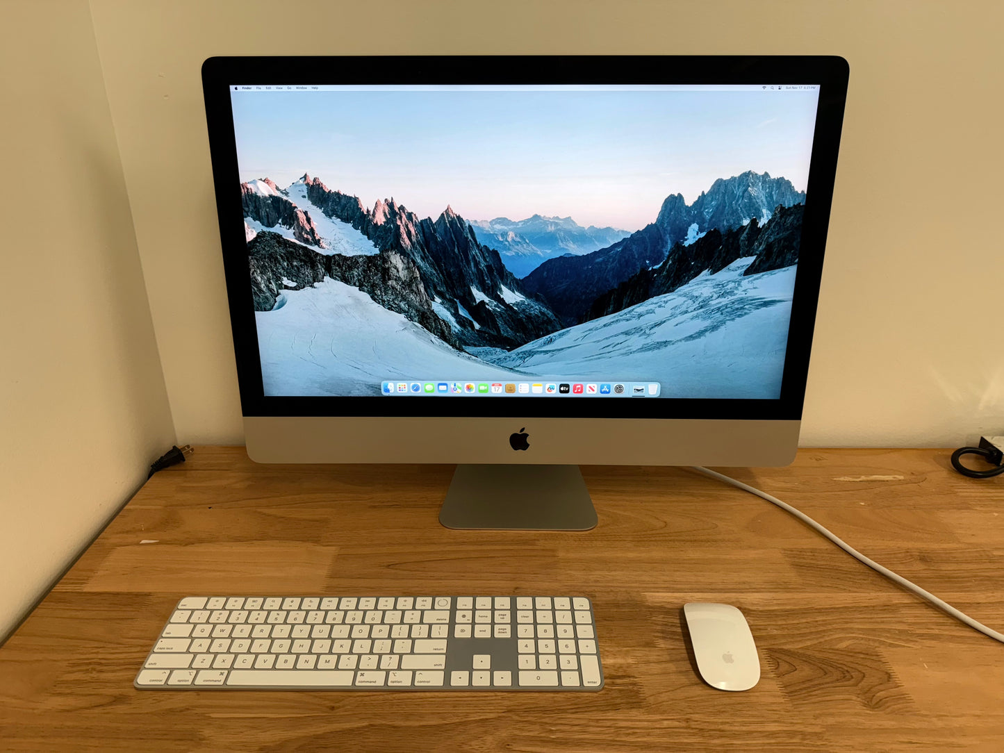 Apple 2020 iMac 27" 5K Nano Glass 3.6GHz i9 64GB RAM 8TB SSD RP5700 8GB