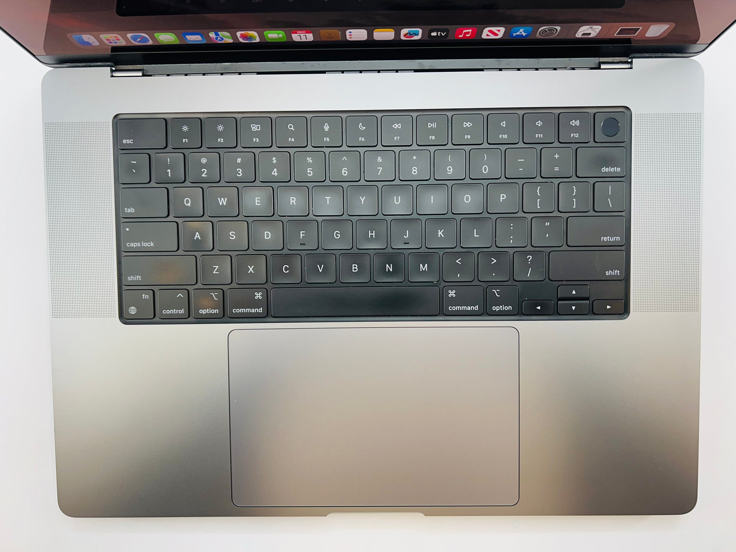 Apple 2021 MacBook Pro 16" M1 Max (24-Core GPU) 64GB RAM 1TB SSD - Very good