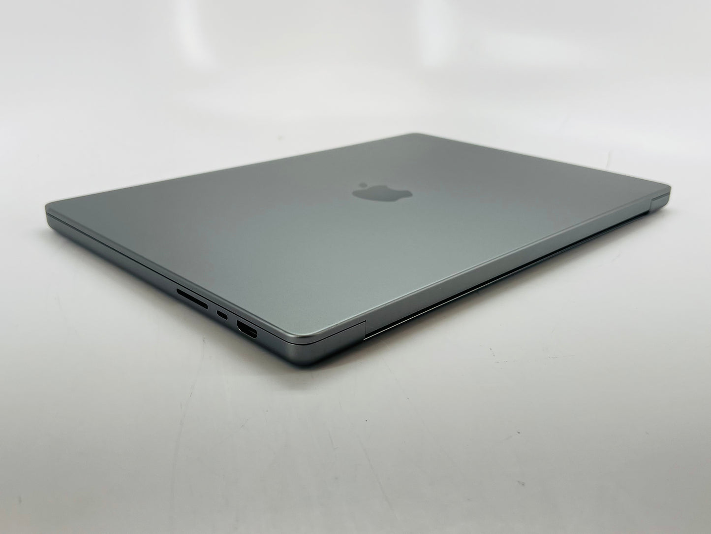 Apple 2021 MacBook Pro 16" M1 Max (24-Core GPU) 64GB RAM 1TB SSD - Very good