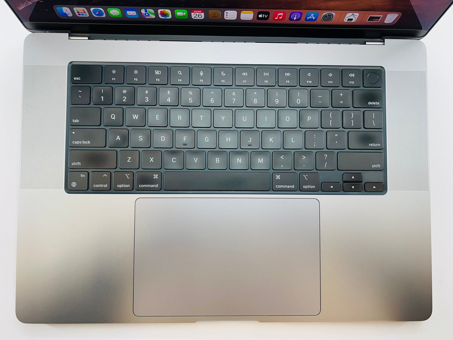 Apple 2021 MacBook Pro 16" M1 Max (24-Core GPU) 32GB RAM 1TB SSD - Very good