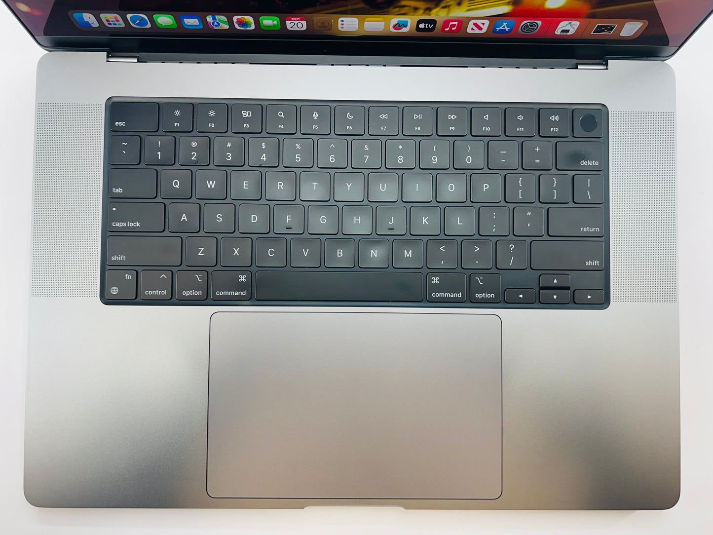 Apple 2021 MacBook Pro 16" M1 Max (24-Core GPU) 32GB RAM 512GB SSD - Very good