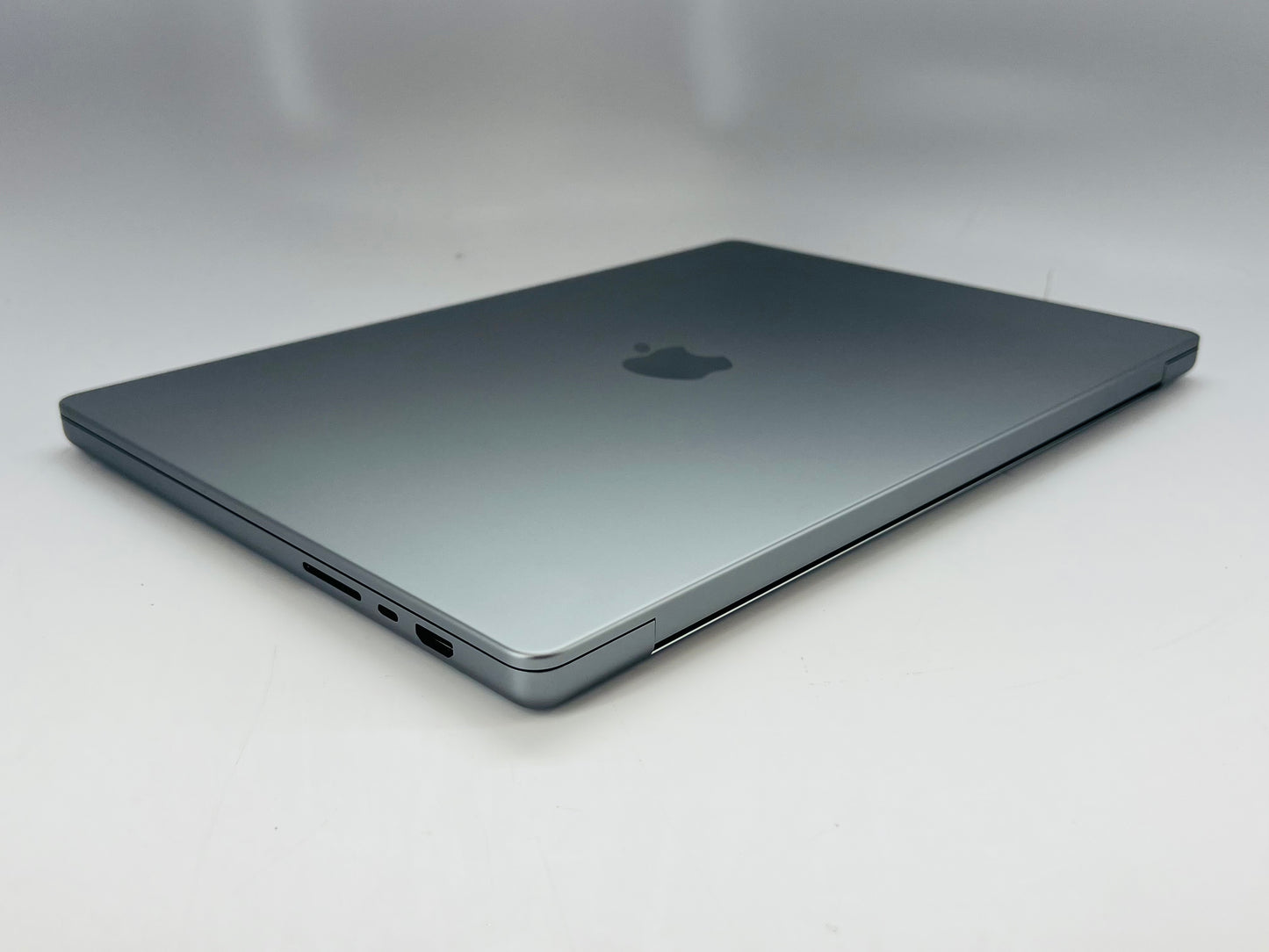 Apple 2021 MacBook Pro 16" M1 Max (24-Core GPU) 32GB RAM 512GB SSD - Very good