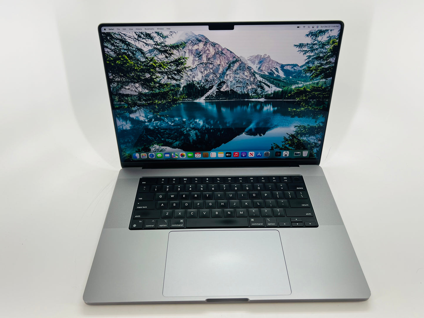 Apple 2021 MacBook Pro 16 in M1 Pro (16-Core GPU) 32GB RAM 1TB SSD Very Good