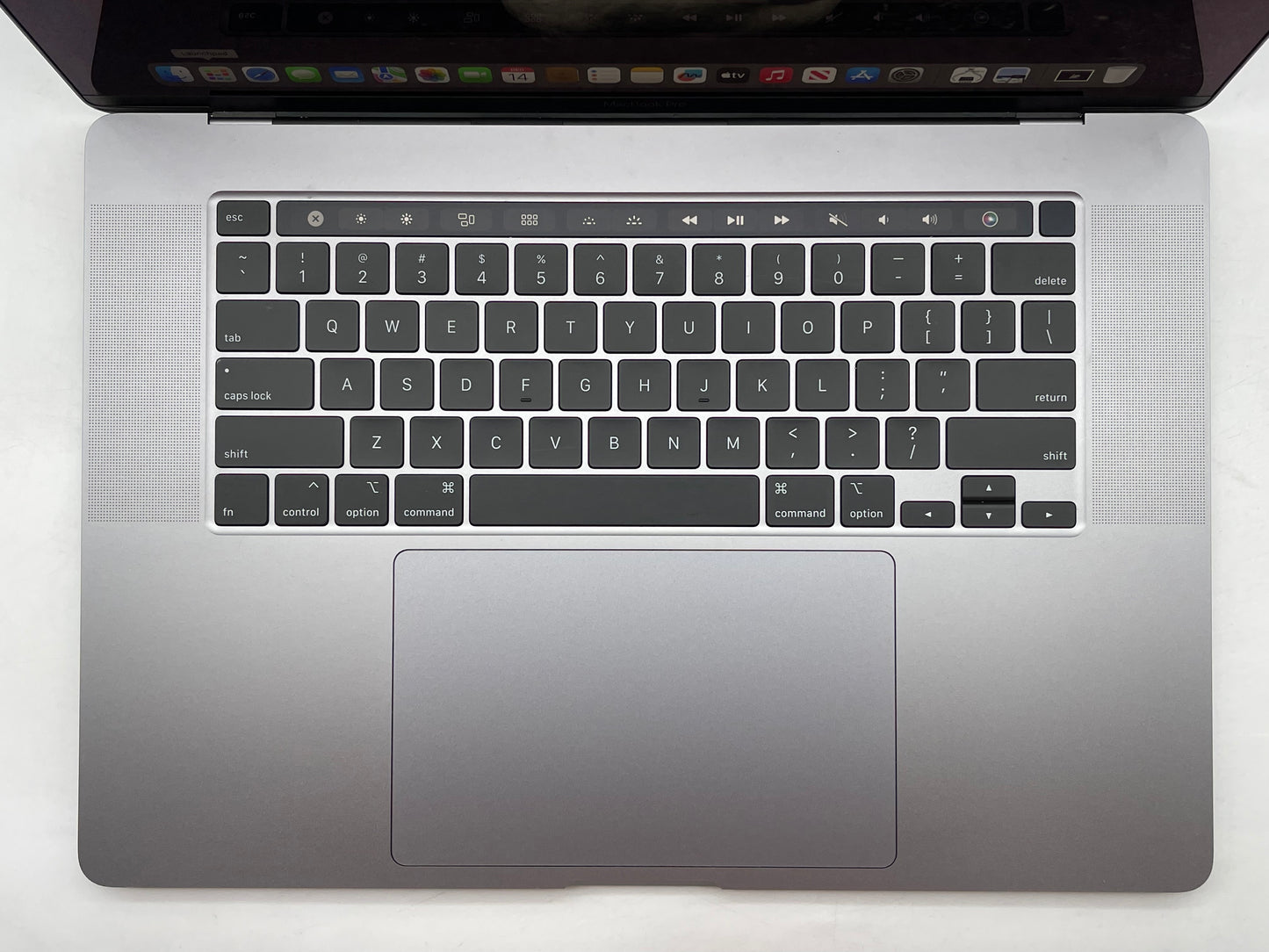 Apple 2019 MacBook Pro 16 in 2.3GHz i9 32GB RAM 4TB SSD RP5500M 4GB - Excellent