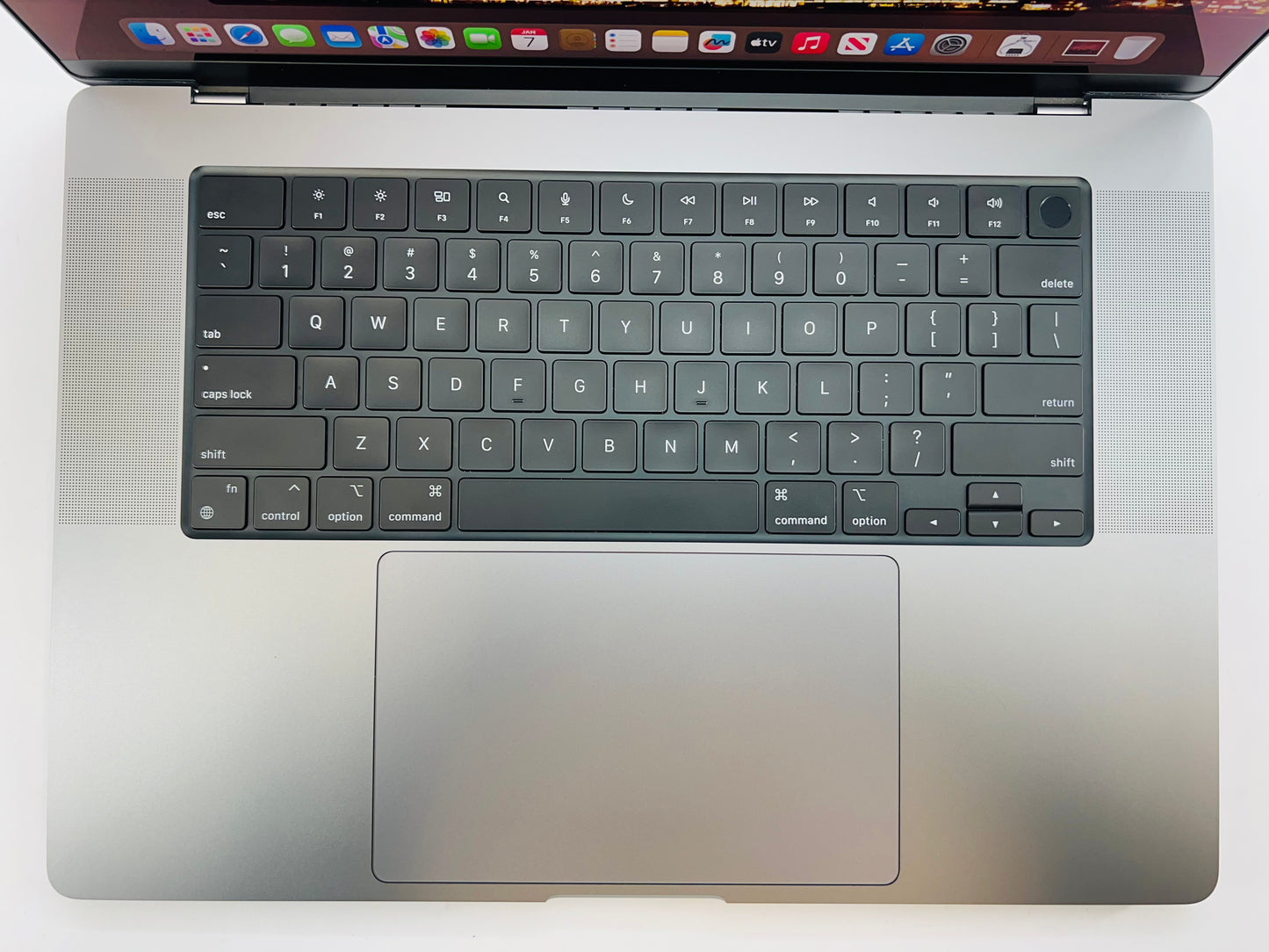 Apple 2021 MacBook Pro 16" M1 Max (24-Core GPU) 32GB RAM 512GB SSD Very good