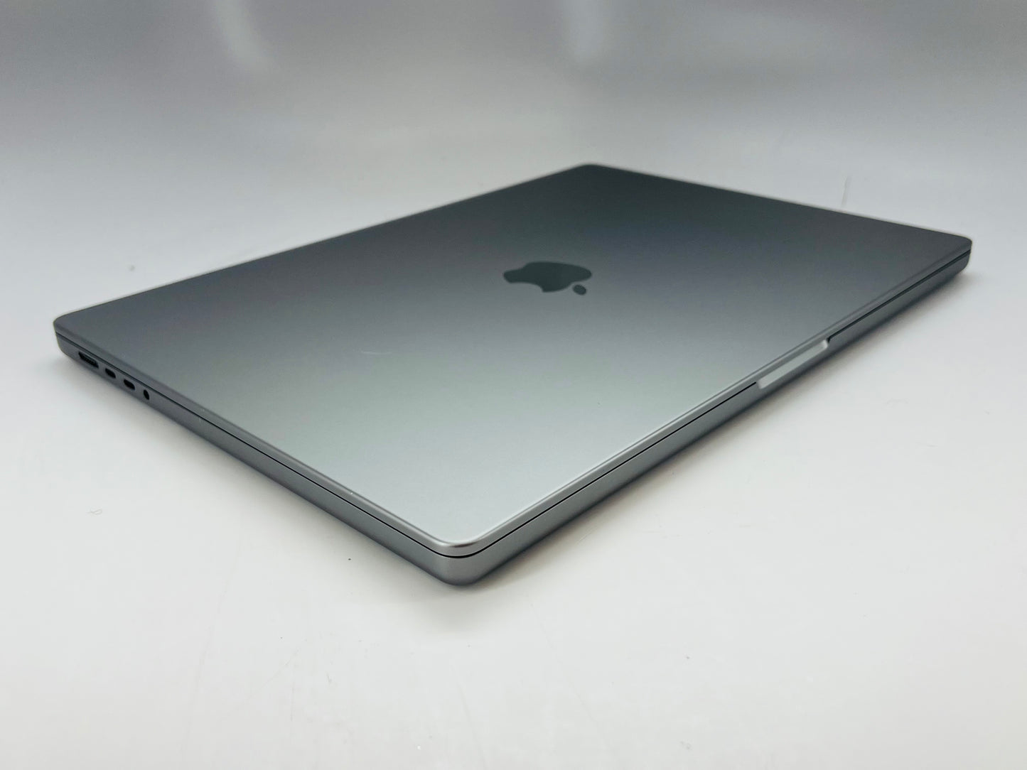 Apple 2021 MacBook Pro 16" M1 Max (32-Core GPU) 64GB RAM 1TB SSD AC+ - Very good