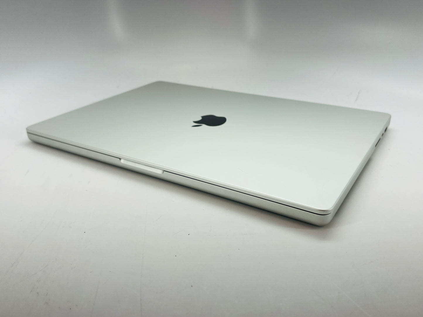 Apple 2021 MacBook Pro 16" M1 Max (24-Core GPU) 32GB RAM 2TB SSD - Excellent