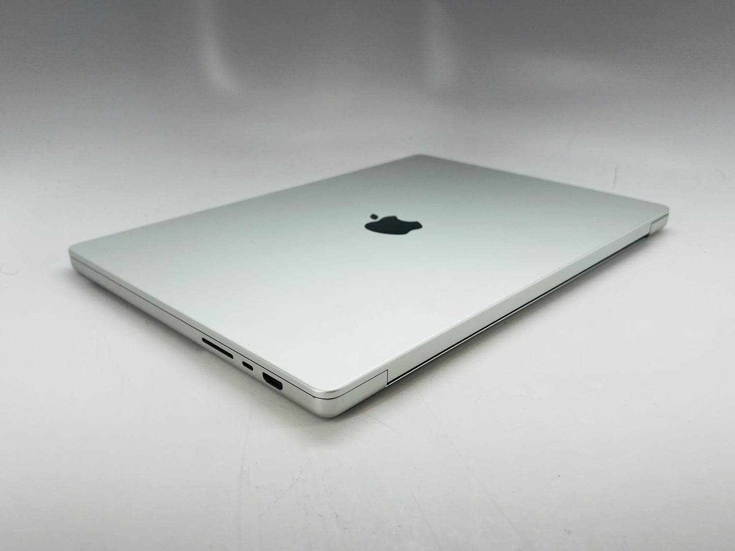 Apple 2021 MacBook Pro 16" M1 Max (24-Core GPU) 32GB RAM 2TB SSD - Excellent