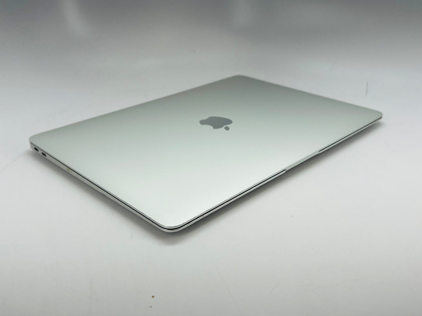 Apple 2020 MacBook Air M1 3.2GHz (7-Core GPU) 8GB RAM 256GB SSD - Good