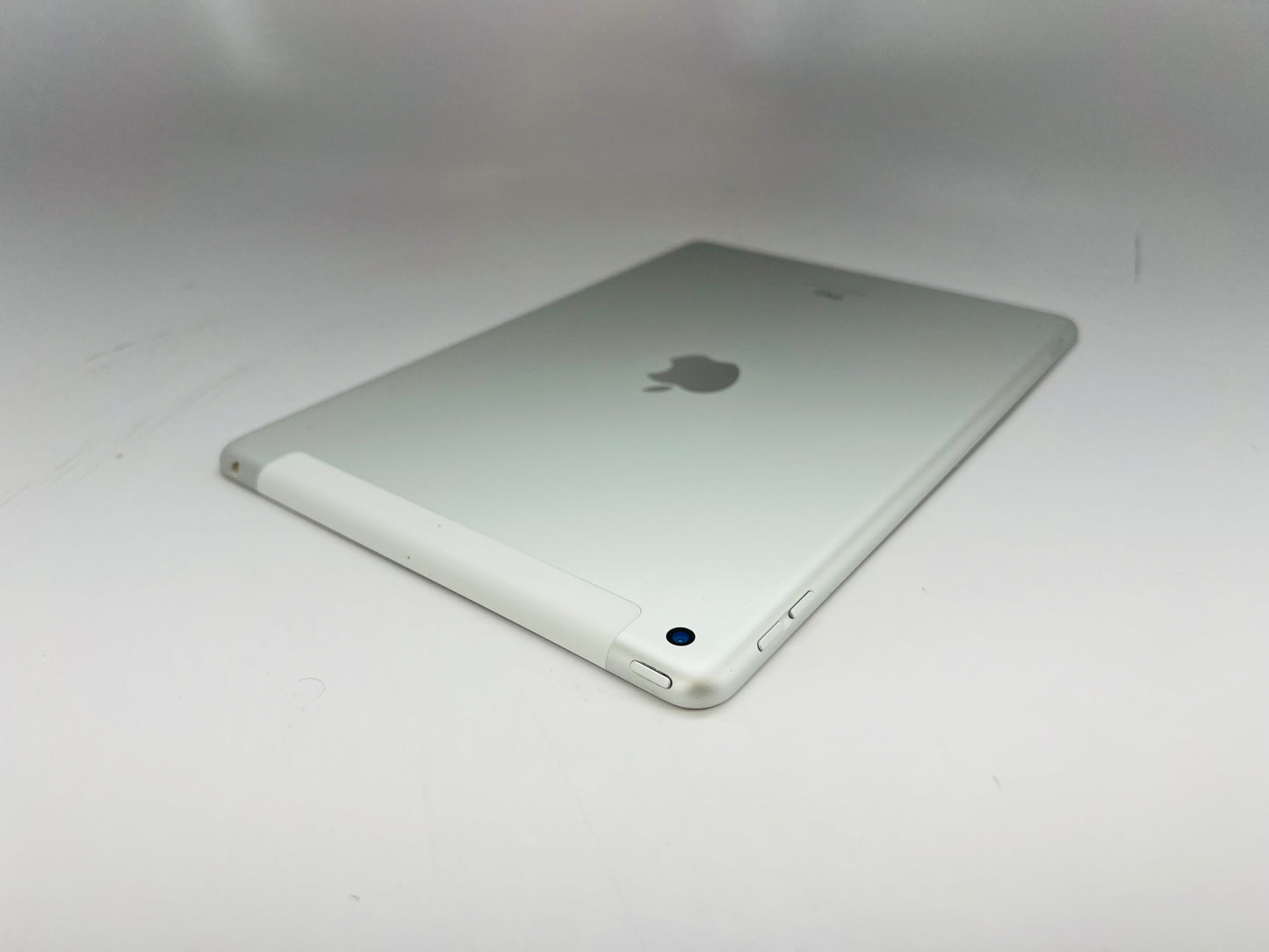 Apple 2021 iPad (9th-Generation) (10.2-inch) 64GB Cellular A2602 - Very good