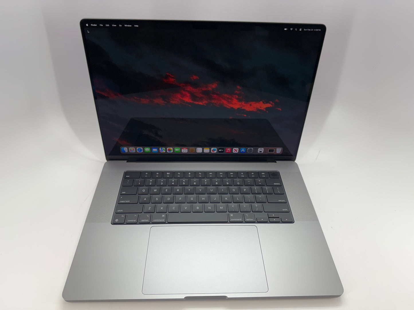 Apple 2021 MacBook Pro 16 in M1 Pro (16-Core GPU) 32GB RAM 2TB SSD - Excellent