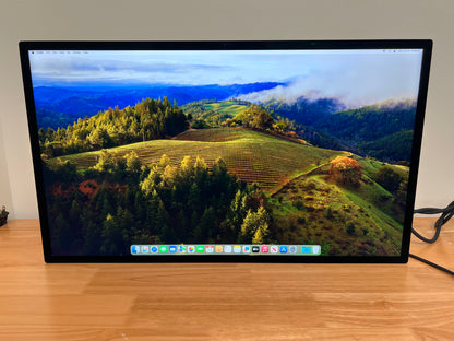 Apple 2022 Studio Display 27in 5120 x 2880 Standard Glass + VESA Mount
