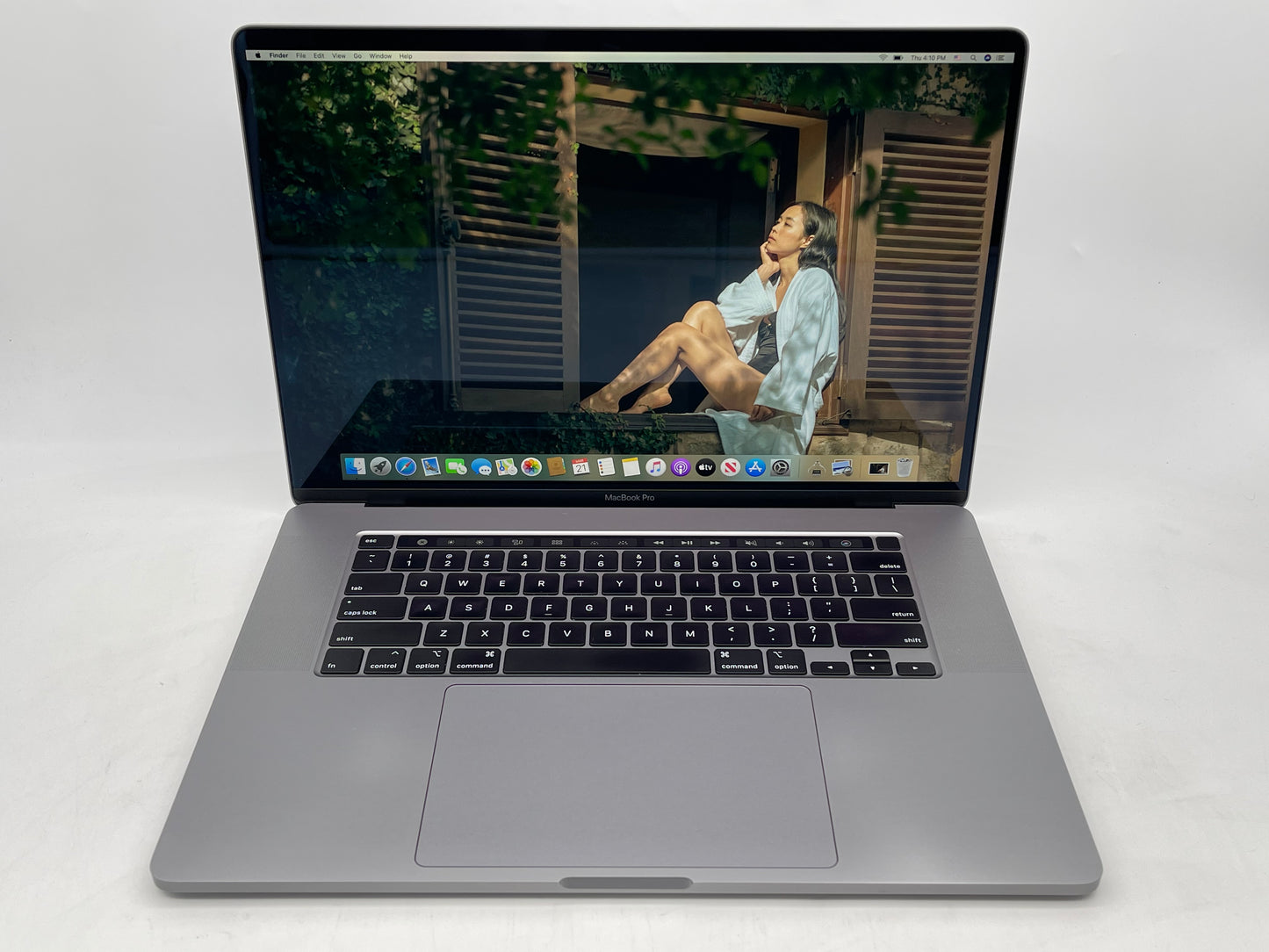 Apple 2019 MacBook Pro 16" 2.6GHz i7 16GB RAM 512GB SSD RP5300M 4GB - Very Good