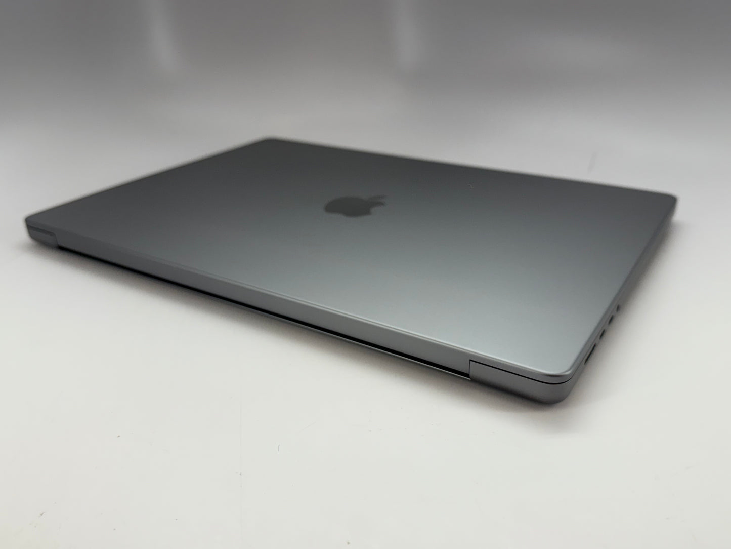 Apple 2021 MacBook Pro 16" M1 Max (32-Core GPU) 32GB RAM 2TB SSD- Very good