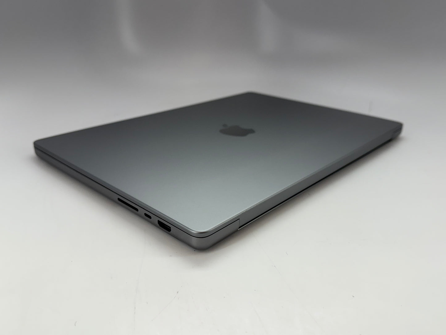 Apple 2021 MacBook Pro 16" M1 Max (32-Core GPU) 32GB RAM 2TB SSD- Very good