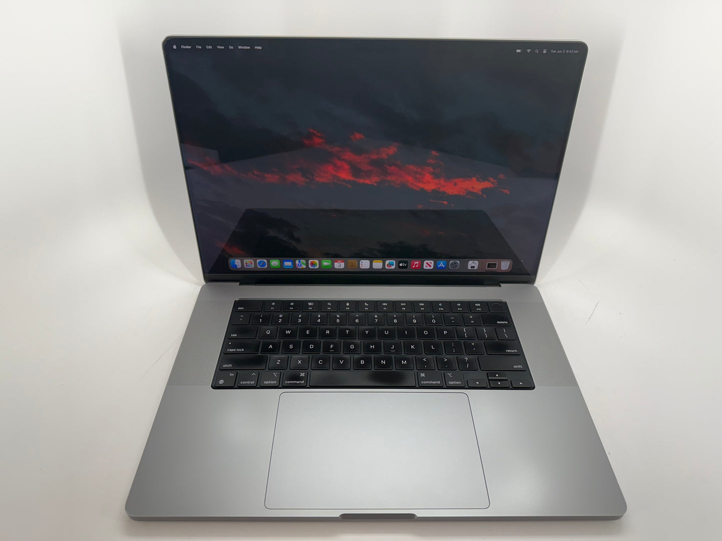 Apple 2021 MacBook Pro 16 in M1 Pro (16-Core GPU) 16GB RAM 1TB SSD - Good