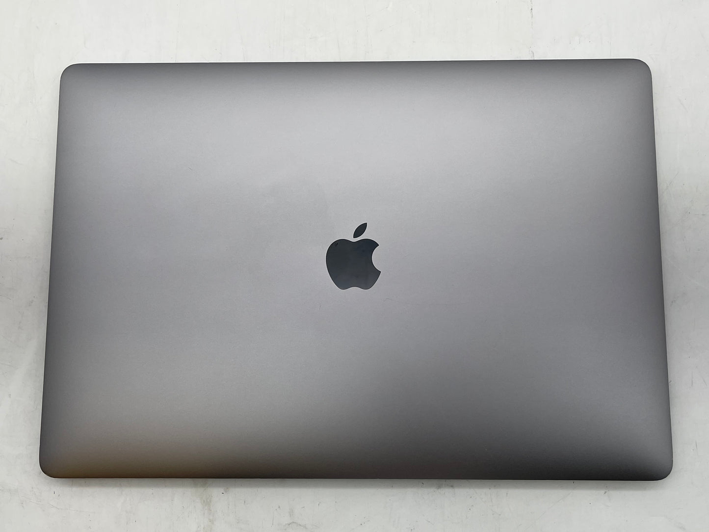 Apple 2018 MacBook Pro 15" TB 2.2GHz i7 16GB RAM 512GB SSD RP555X 4GB