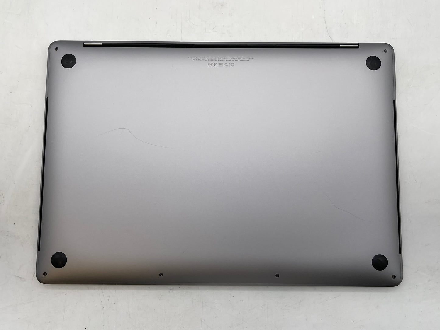 Apple 2018 MacBook Pro 15" TB 2.2GHz i7 16GB RAM 512GB SSD RP555X 4GB