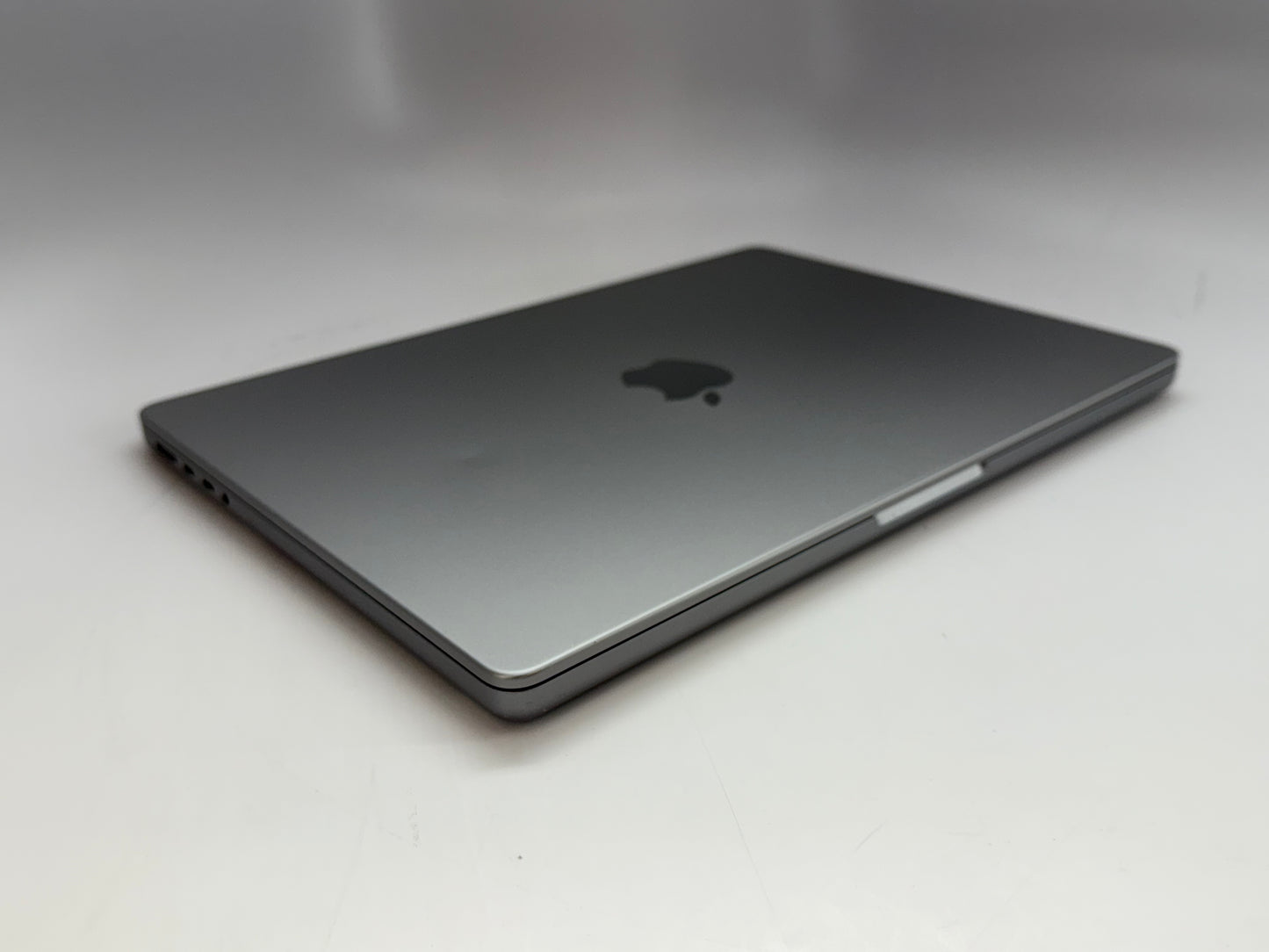 Apple 2021 MacBook Pro 14" M1 Max (32-Core GPU) 32GB RAM 2TB SSD - Good