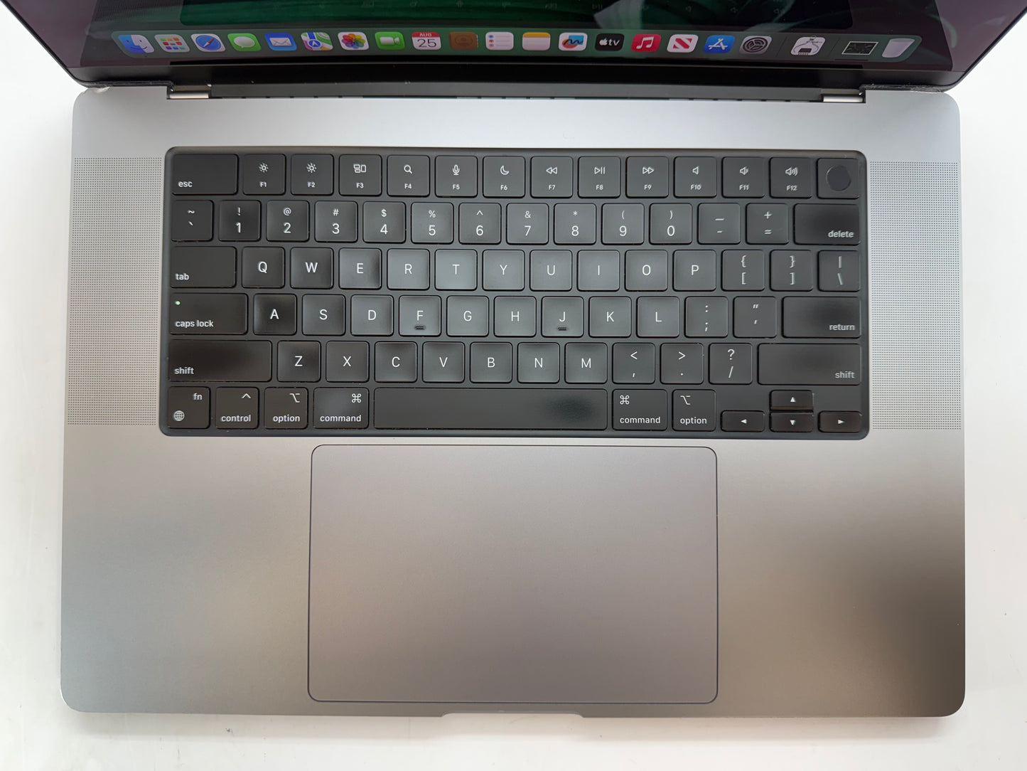 Apple 2021 MacBook Pro 16 in M1 Pro (16-Core GPU) 32GB RAM 1TB - Good