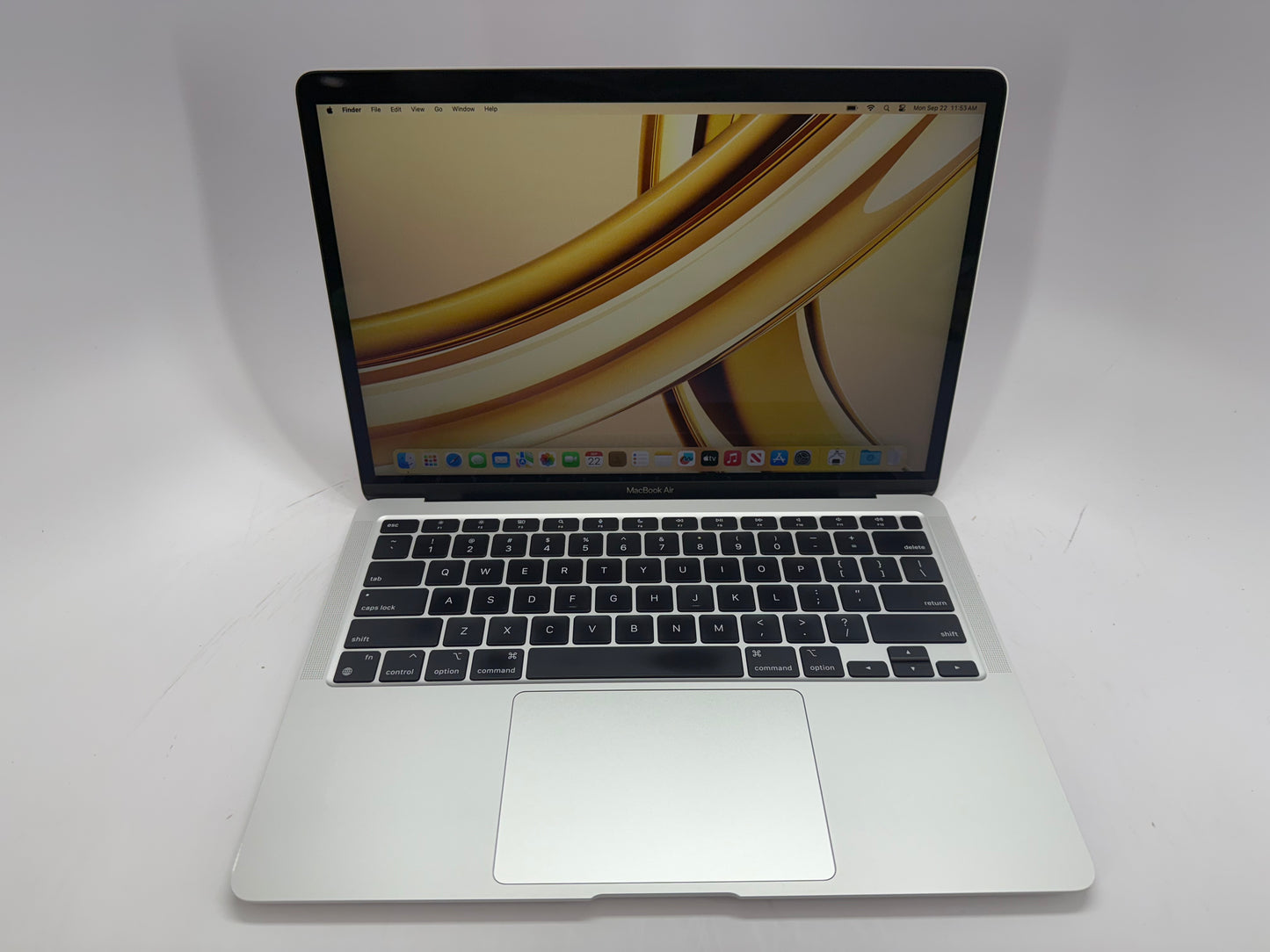 Apple 2020 MacBook Air M1 3.2GHz (7-Core GPU) 16G RAM 256GB SSD Silver Very good