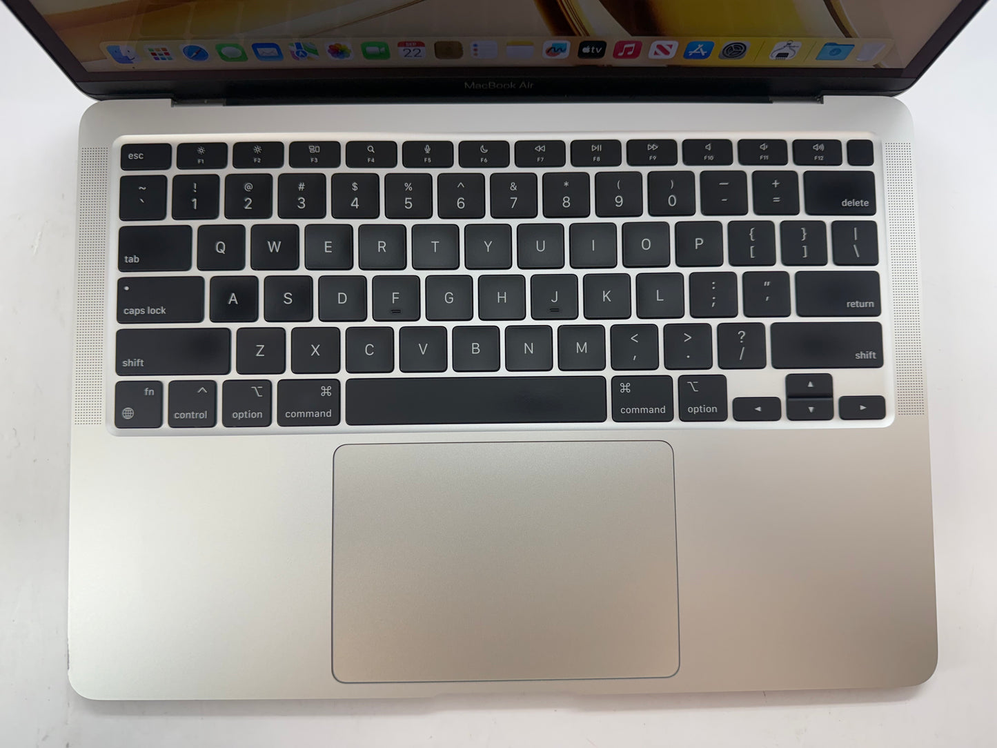 Apple 2020 MacBook Air M1 3.2GHz (7-Core GPU) 16G RAM 256GB SSD Silver Very good