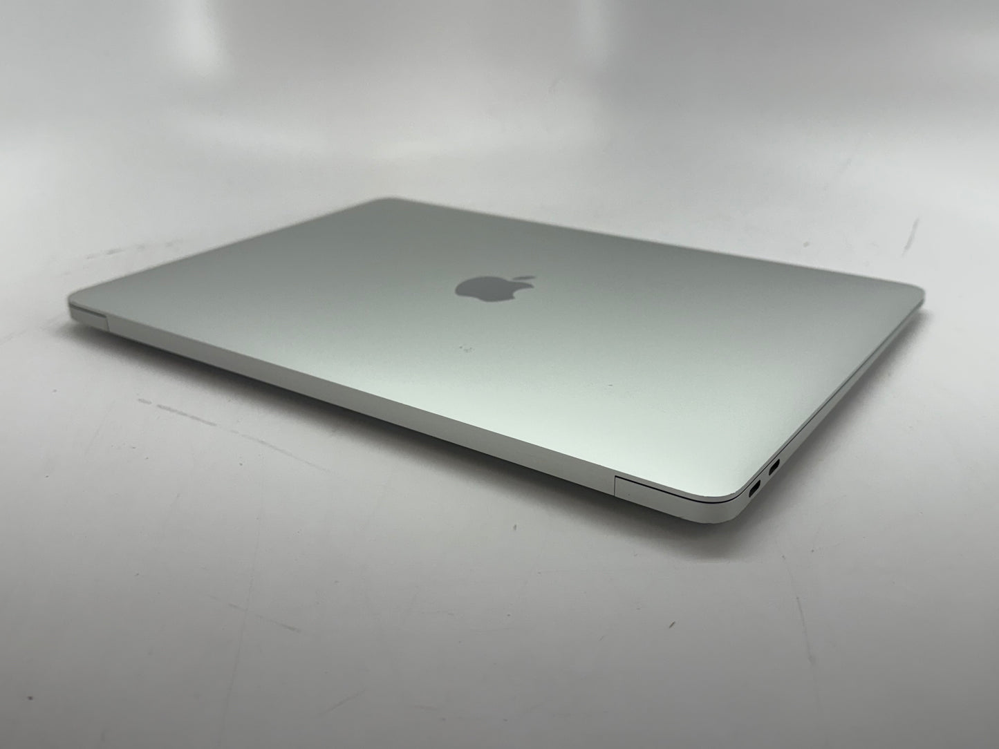 Apple 2020 MacBook Air M1 3.2GHz (7-Core GPU) 16G RAM 256GB SSD Silver Very good