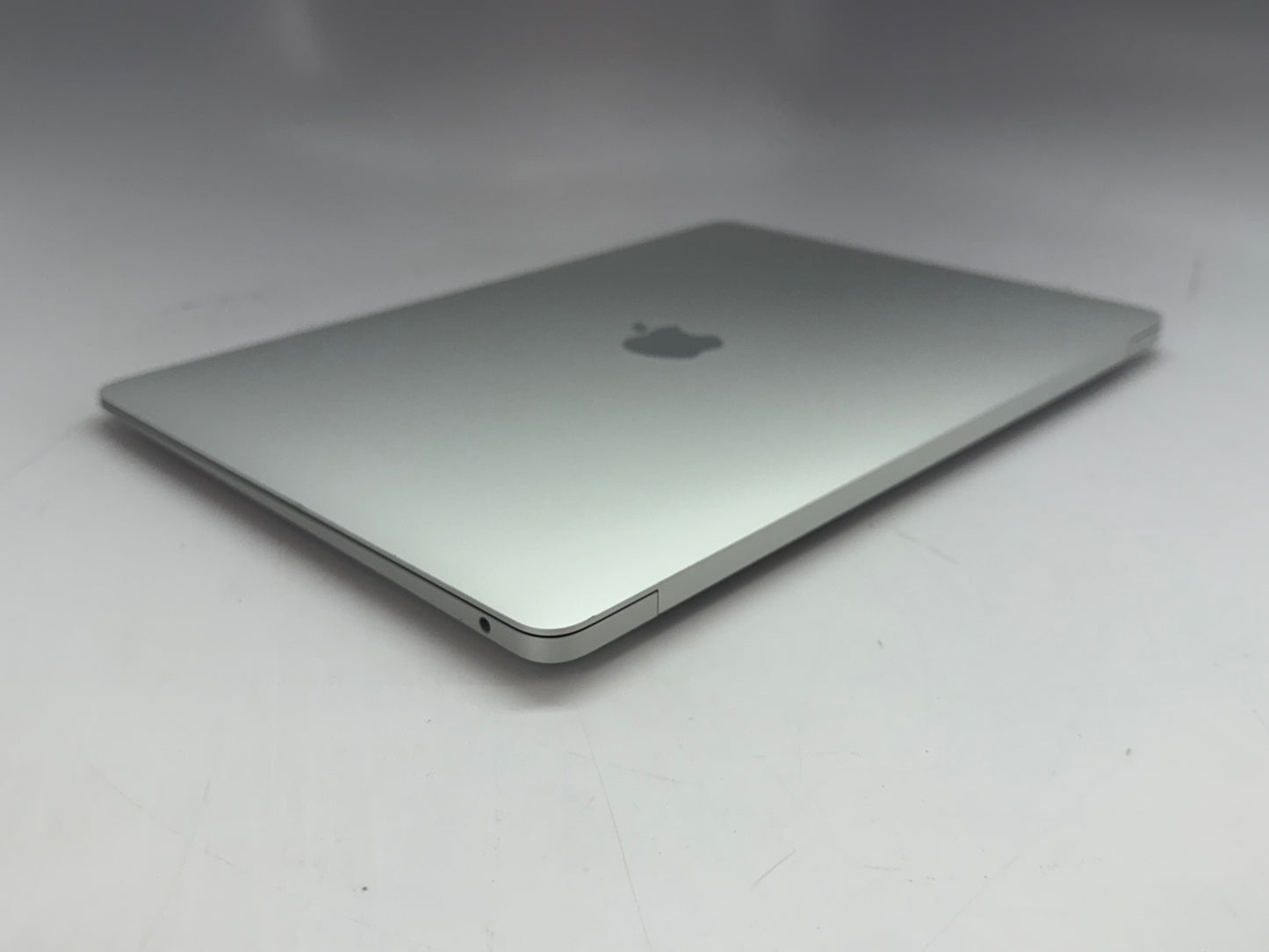 Apple 2020 MacBook Air M1 3.2GHz (7-Core GPU) 16G RAM 256GB SSD Silver Very good