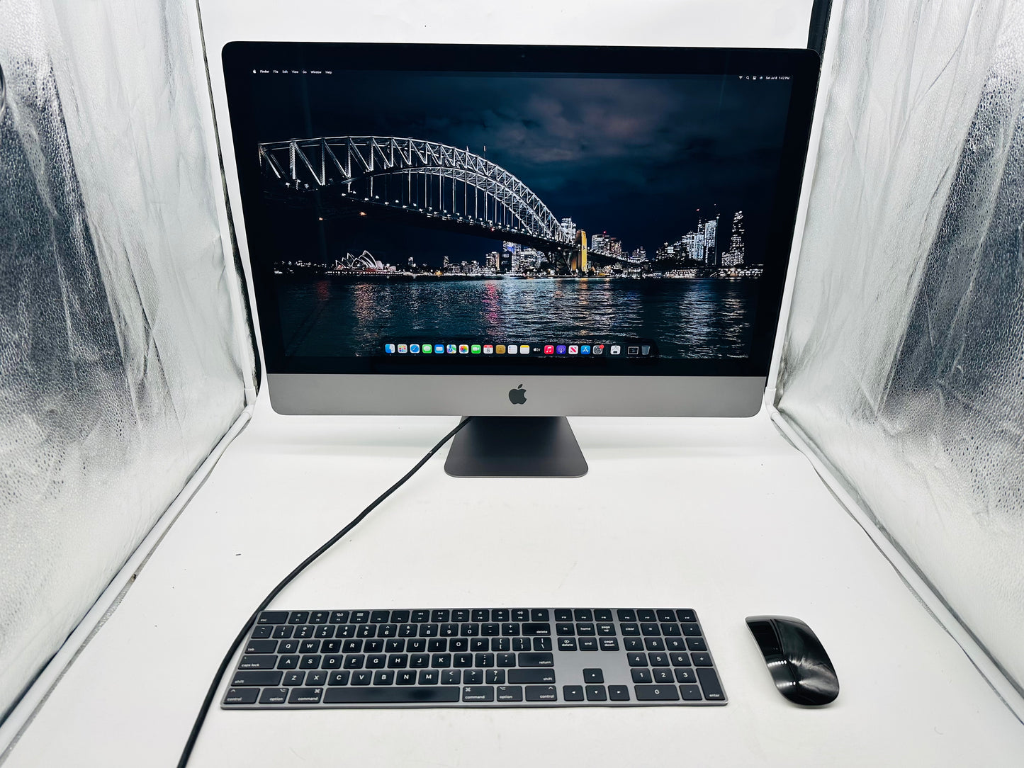 Apple 2017 iMac Pro 3.0GHz 10-Core Xeon W 64GB RAM 1TB SSD Vega 64X 16GB