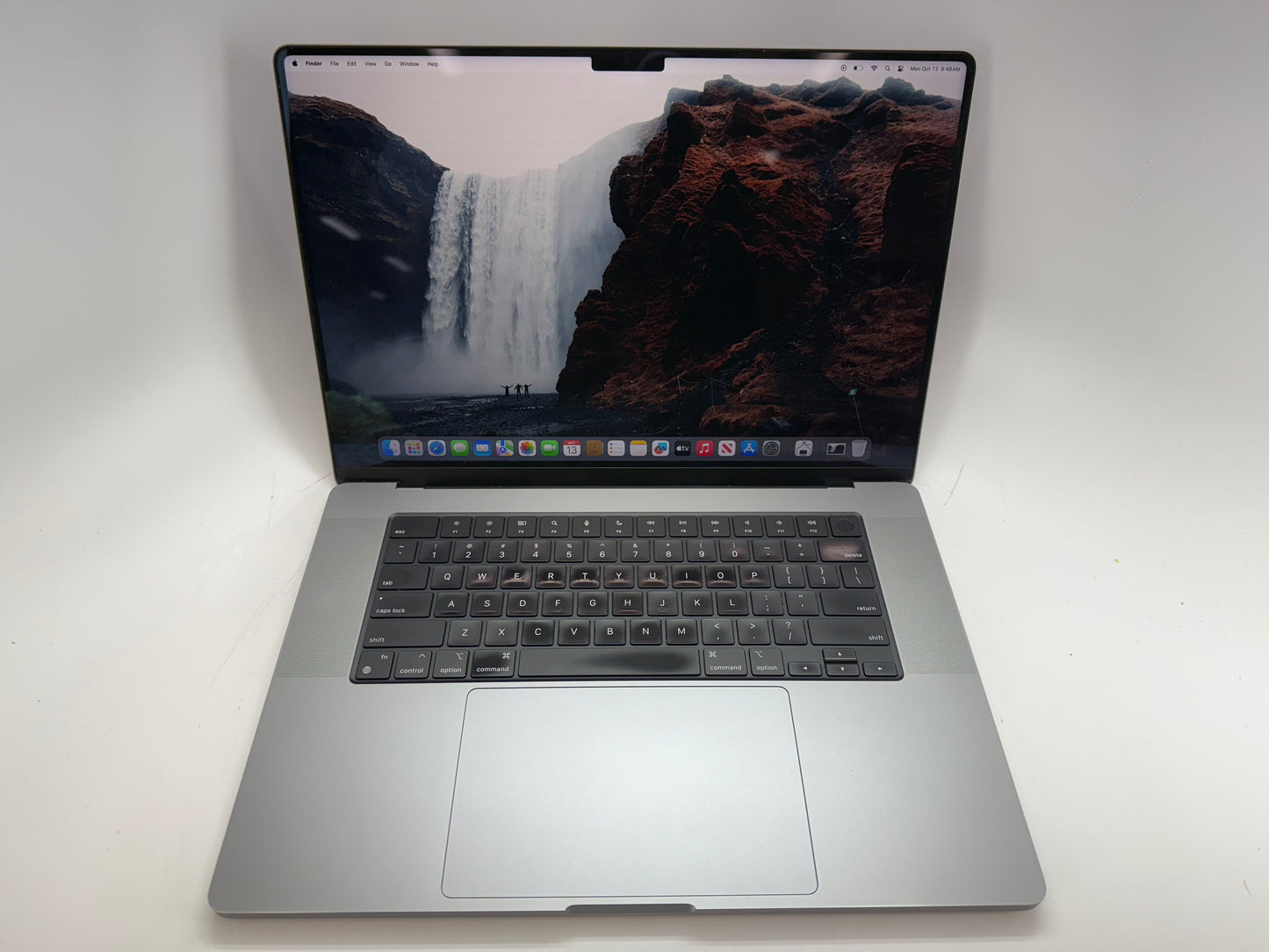 Apple 2021 MacBook Pro 16" M1 Max (24-Core GPU) 32GB RAM 2TB SSD - Very good