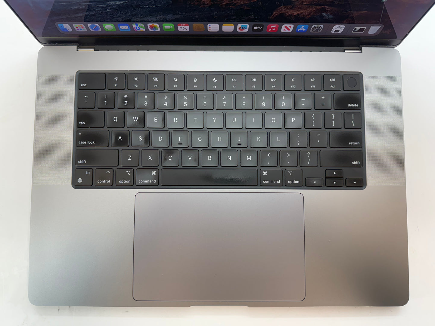 Apple 2021 MacBook Pro 16" M1 Max (24-Core GPU) 32GB RAM 2TB SSD - Very good