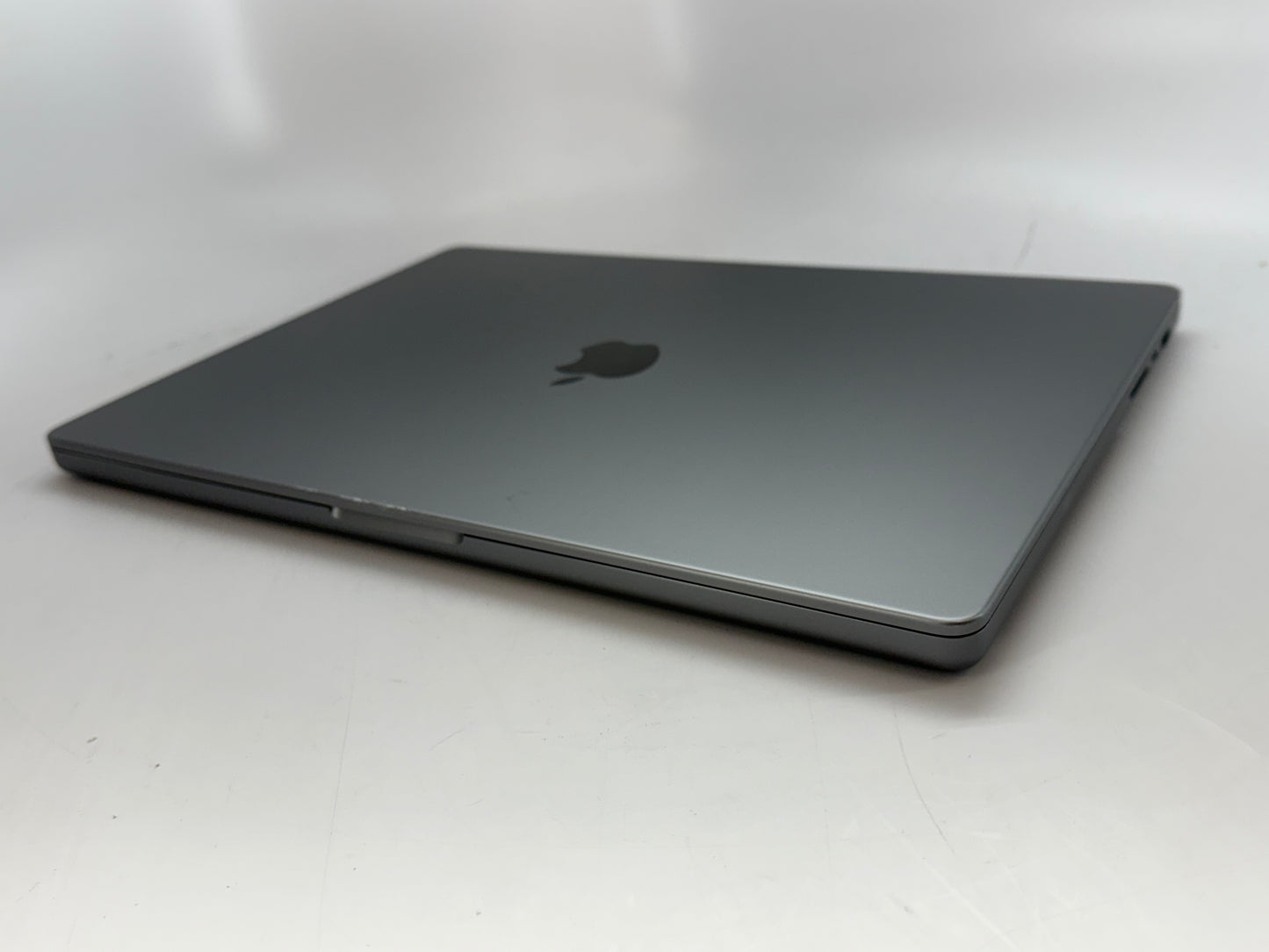 Apple 2021 MacBook Pro 16" M1 Max (24-Core GPU) 32GB RAM 2TB SSD - Very good