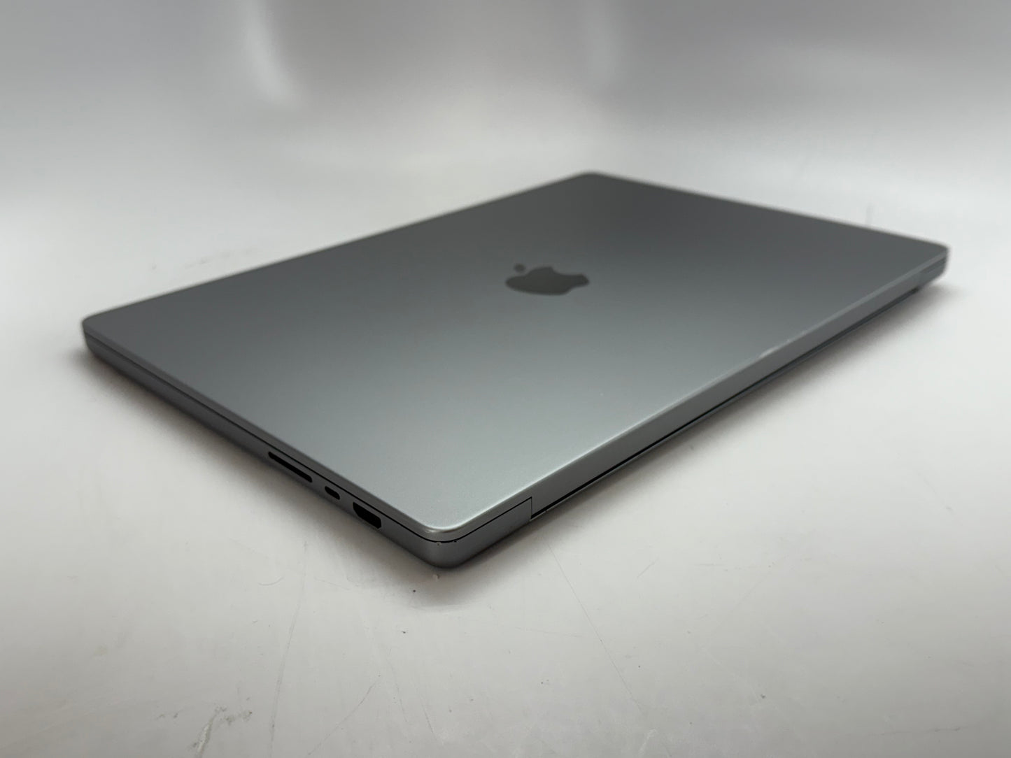 Apple 2021 MacBook Pro 16" M1 Max (24-Core GPU) 32GB RAM 2TB SSD - Very good