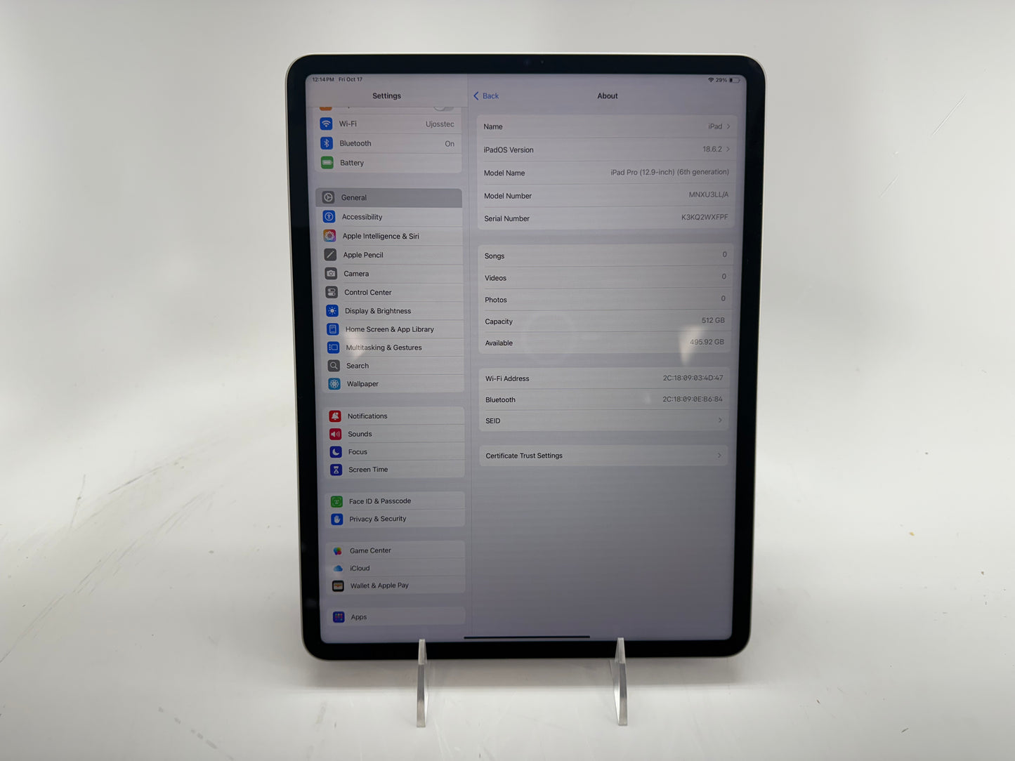 Apple 2022 iPad Pro (6th-generation) M2 (12.9-inch) 512GB Wifi w/accessories