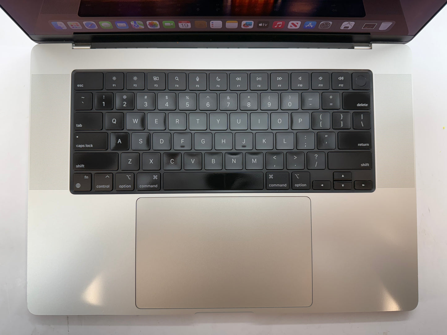 Apple 2021 MacBook Pro 16" M1 Pro (16-Core GPU) 32GB RAM 512GB SSD Very good