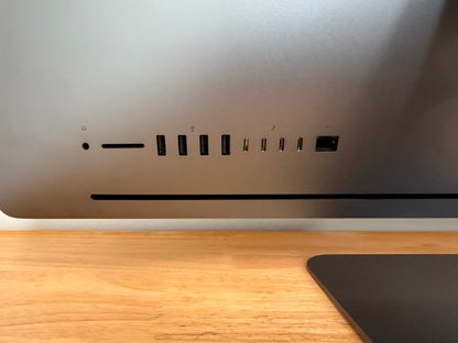 Apple 2017 iMac Pro 2.5GHz 14-Core Xeon W 64GB RAM 1TB SSD Vega 56 8GB - READ