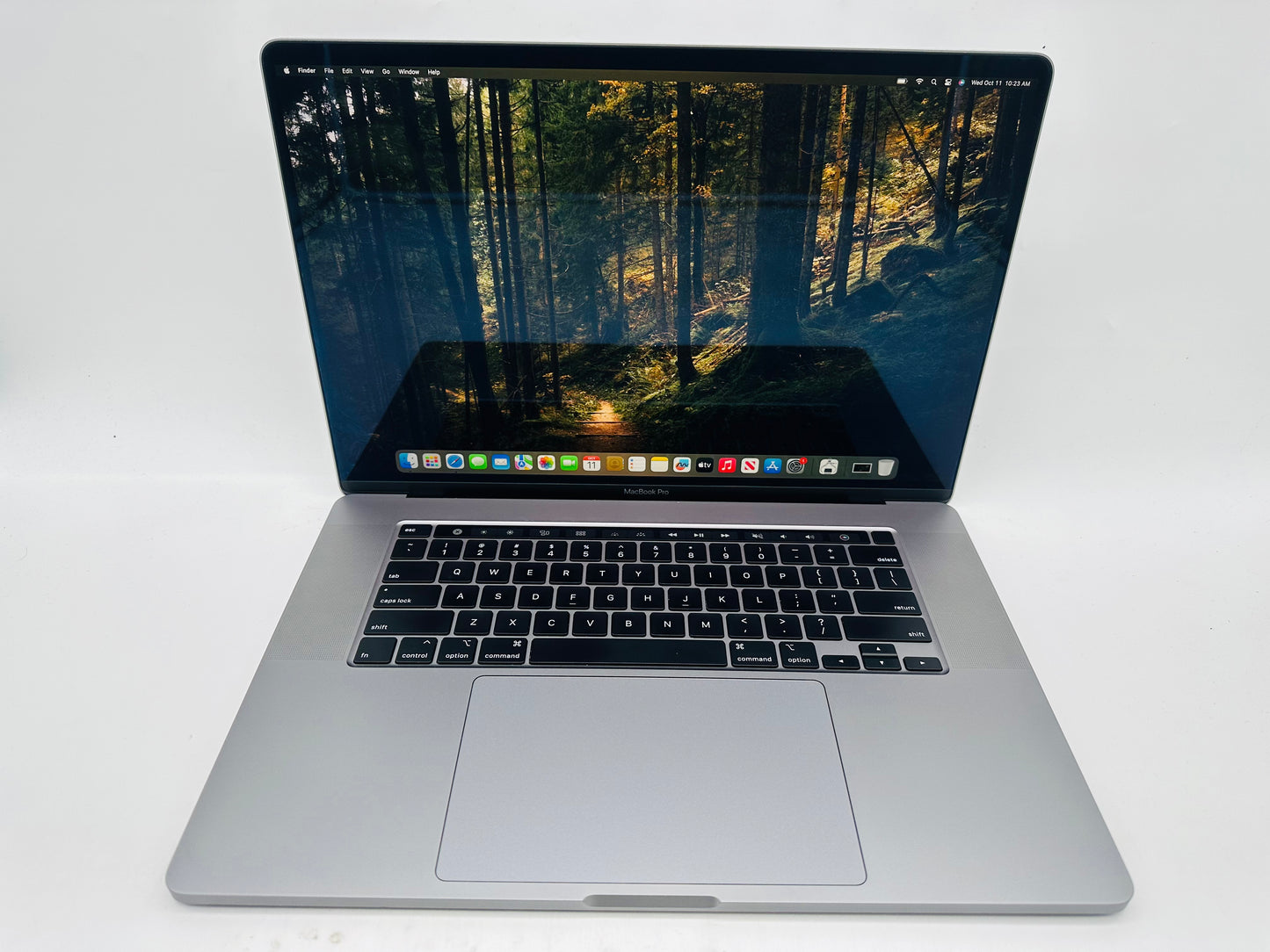 Apple 2019 MacBook Pro 16 in 2.4GHz i9 64GB RAM 2TB SSD RP5500M 4GB - Very Good