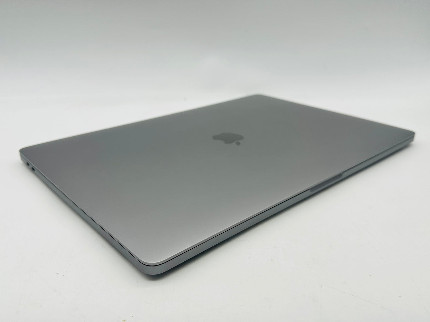 Apple 2019 MacBook Pro 16 in 2.6GHz i7 32GB RAM 1TB SSD RP5500M 8GB - Very Good