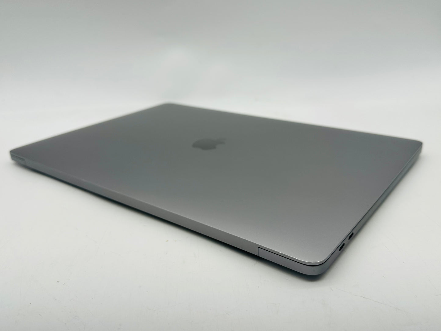 Apple 2019 MacBook Pro 16 in 2.6GHz i7 32GB RAM 1TB SSD RP5500M 8GB - Very Good