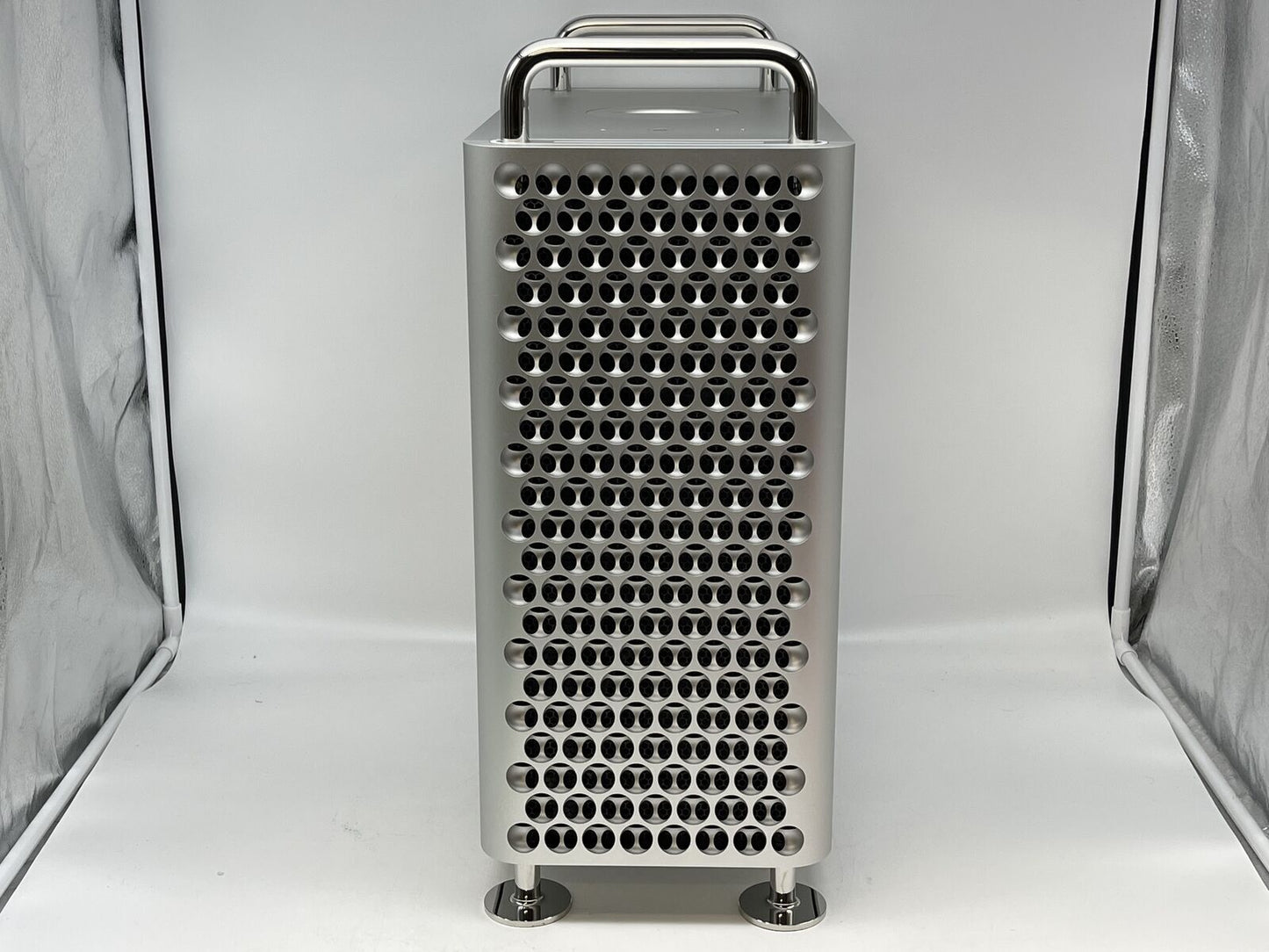 Apple 2019 Mac Pro 3.2GHz 16-Core Intel Xeon W 32GB RAM 4TB SSD 2X Vega II 32GB