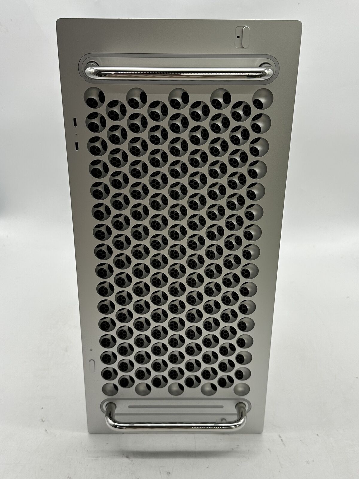 Apple 2019 Mac Pro Rack 3.2GHz 16-Core Xeon W 32GB RAM 4TB SSD 2X Vega II 32GB