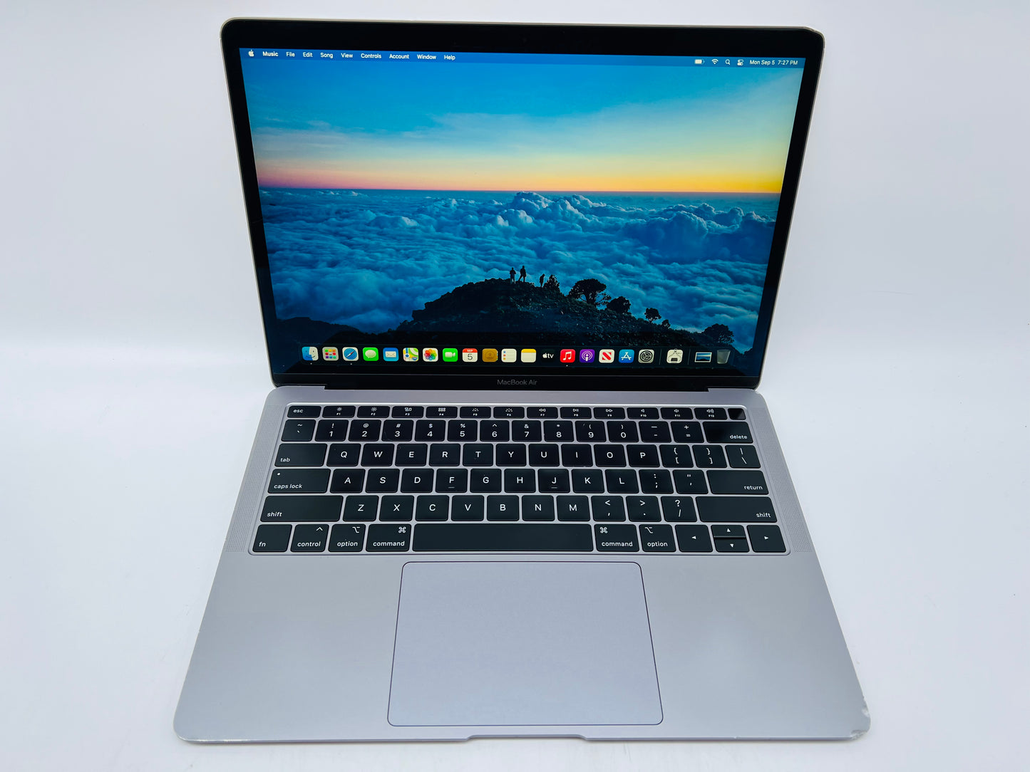 Apple 2018 13 in MacBook Air 1.6GHz Dual-Core i5 16GB RAM 128GB SSD IUG617