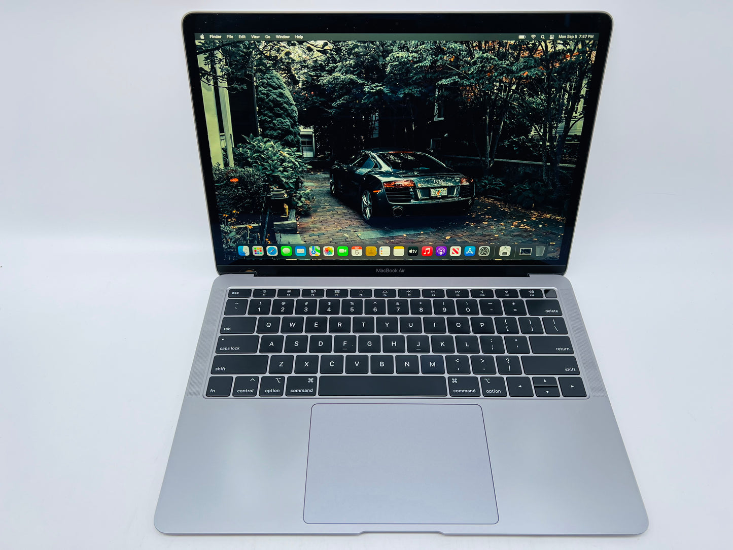 Apple 2019 13 in MacBook Air 1.6GHz Dual-Core i5 16GB RAM 128GB SSD IUG617