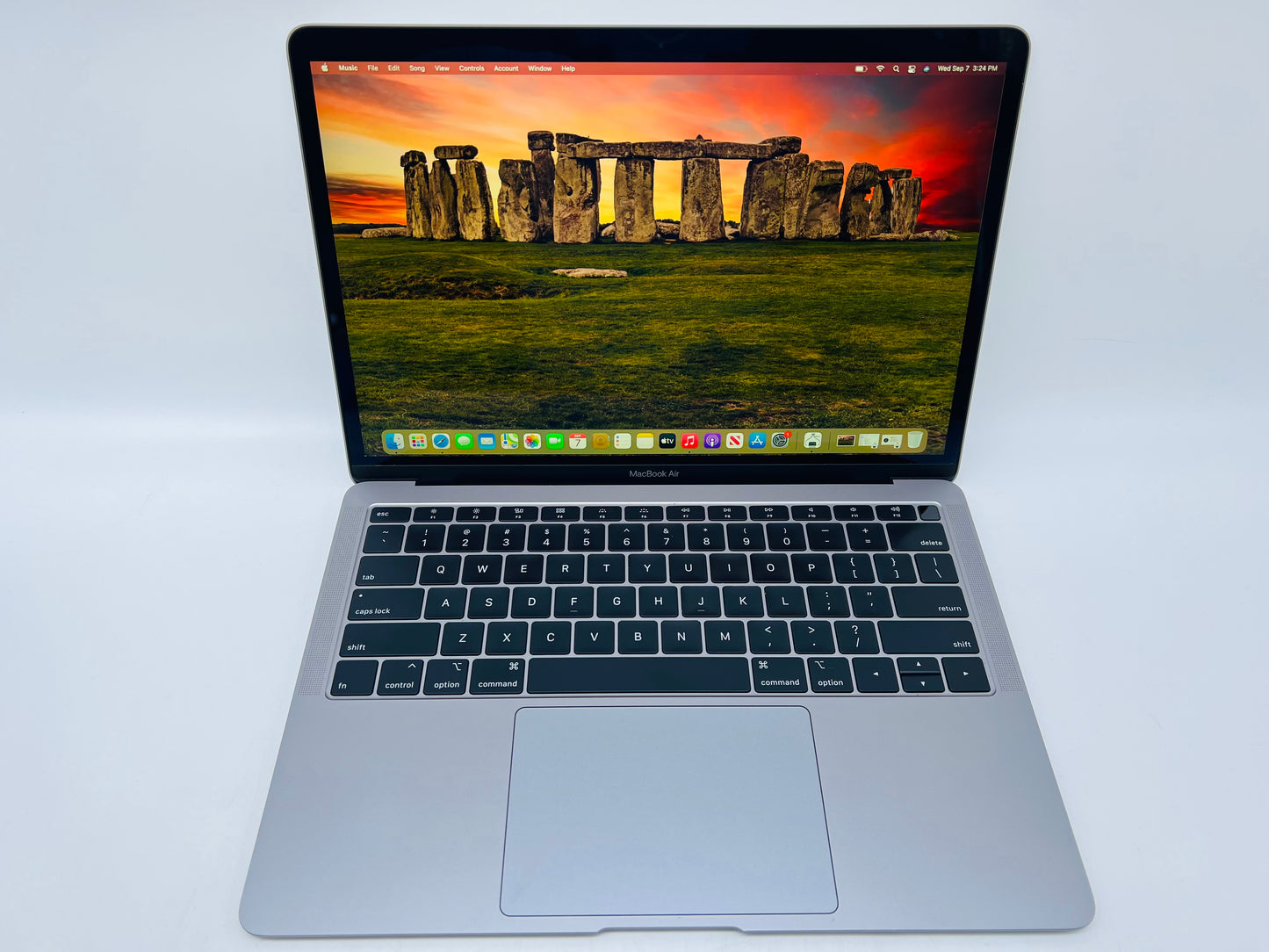 Apple 2019 13 in MacBook Air 1.6GHz Dual-Core i5 16GB RAM 128GB SSD IUG617