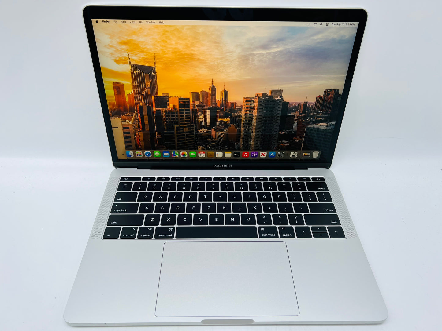 3 Apple 2017 MacBook Pro retina/TB 2.5GHz i7/ 3.1GHz i5/ 8GB/16GB 128GB/256GB