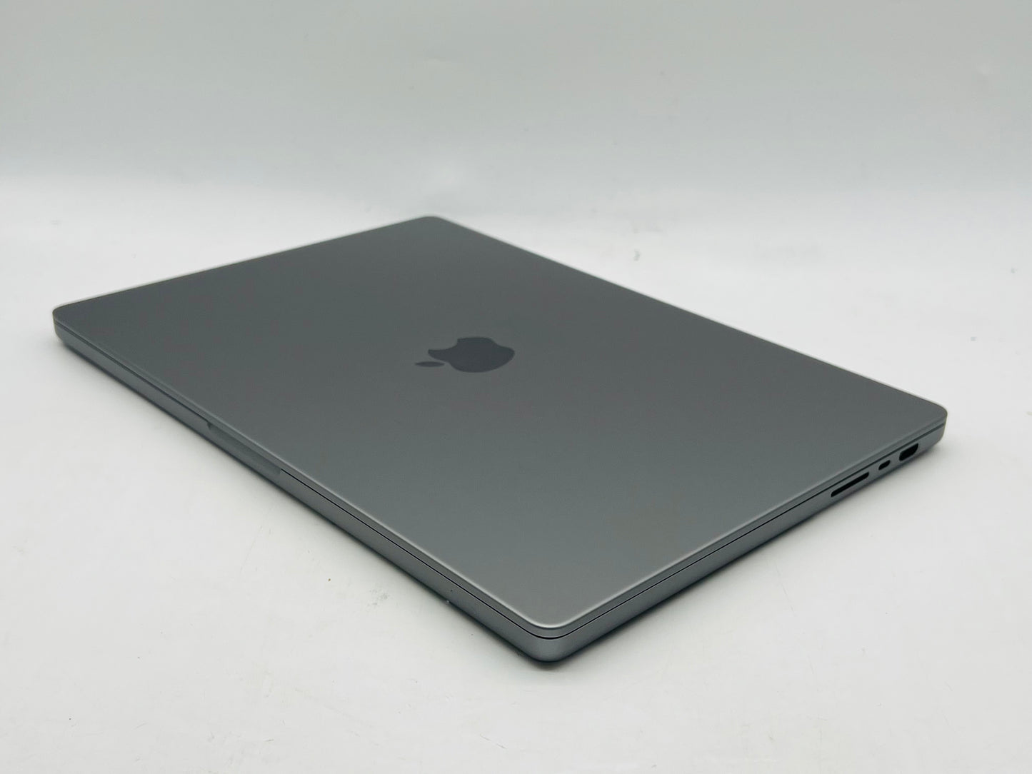 Apple 2021 MacBook Pro 16 in M1 MAX 3.2GHz (32-Core) GPU 64GB RAM 2TB SSD AC+
